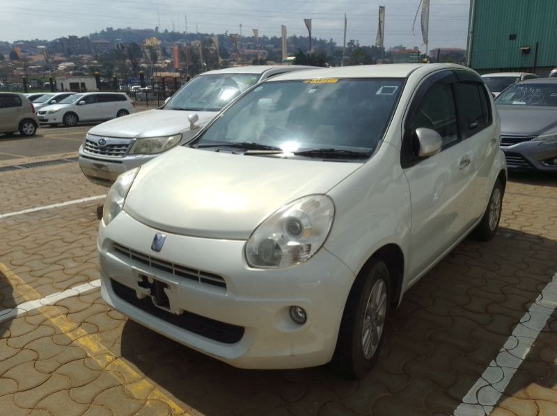 2012 Toyota Passo pictures