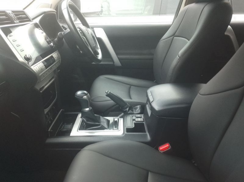 2023 Toyota Land Cruiser Prado pictures