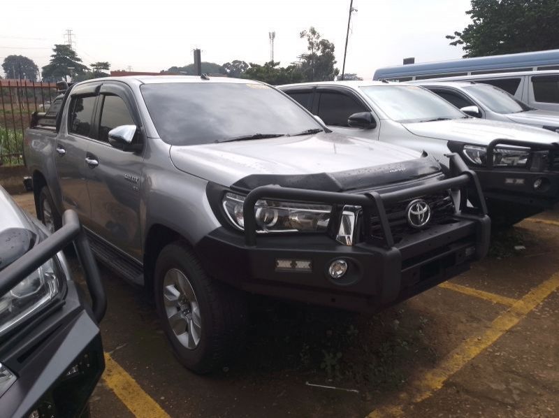 2021 Toyota HILUX pictures