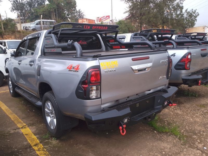 2021 Toyota HILUX pictures