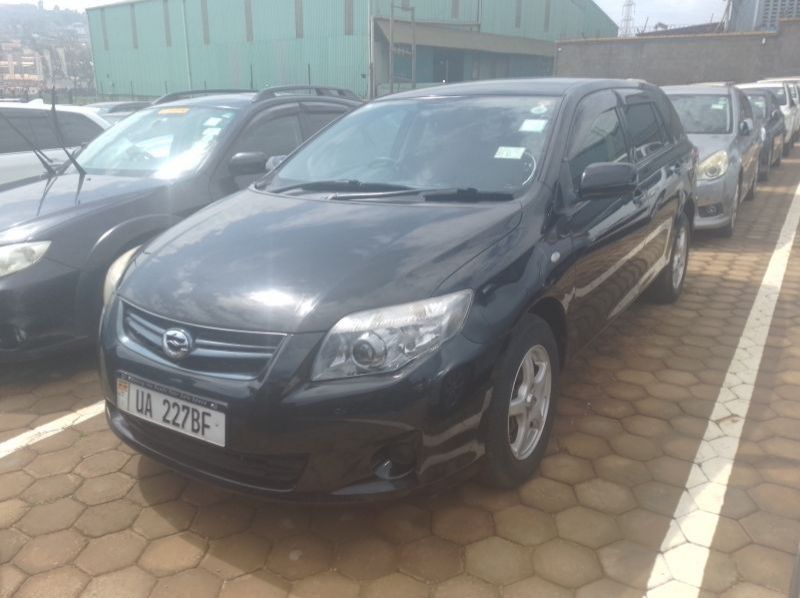 2010 Toyota Fielder pictures