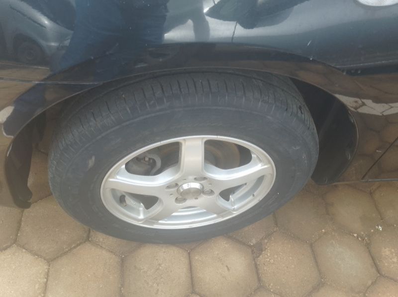 2010 Toyota Fielder pictures