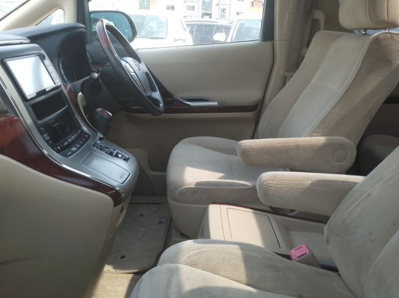 2010 Toyota ALPHARD pictures