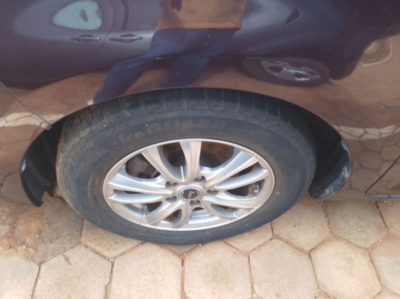 2010 Toyota Rumion pictures