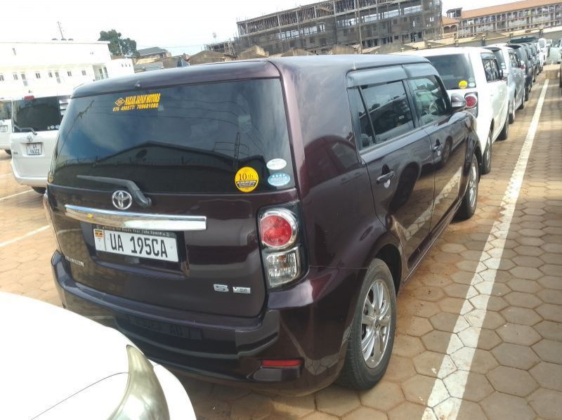 2010 Toyota Rumion pictures