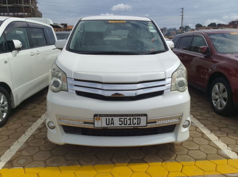Used Toyota Noah  for sale in Kampala, Uganda