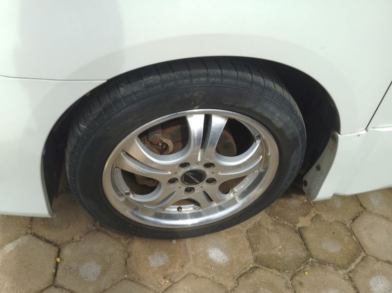 2012 Toyota Noah pictures