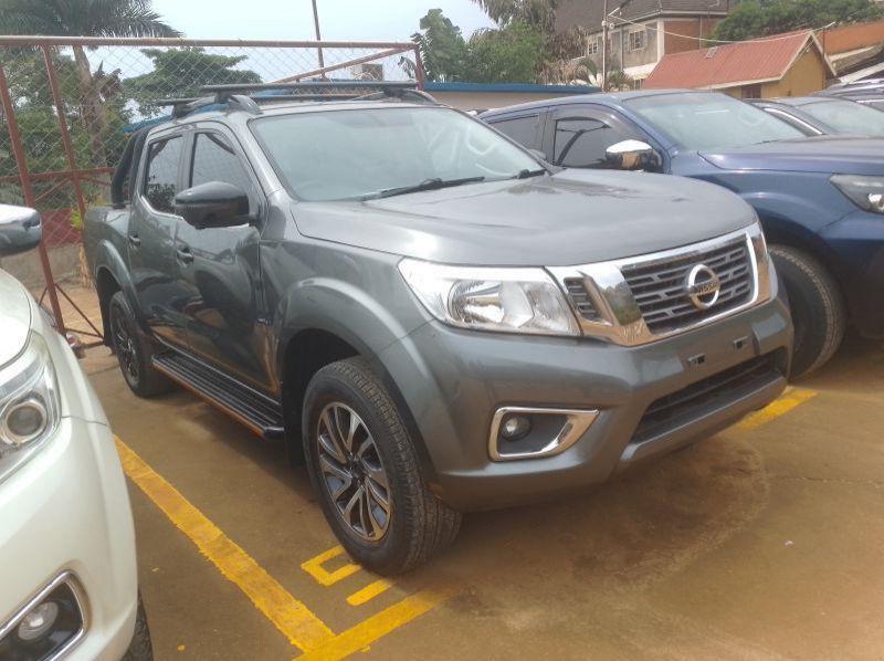 2020 Nissan Navara pictures
