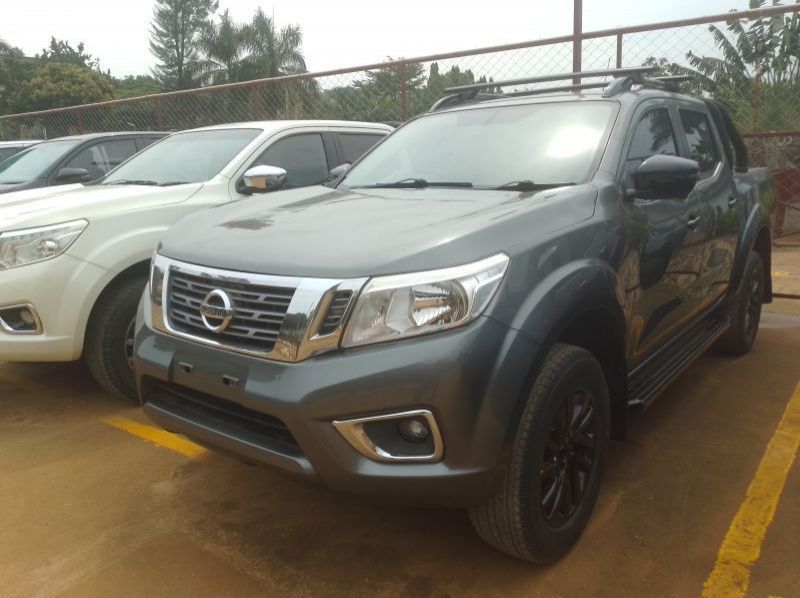 2020 Nissan Navara pictures