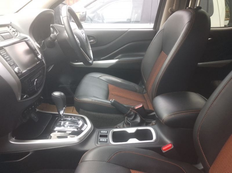 2020 Nissan Navara pictures