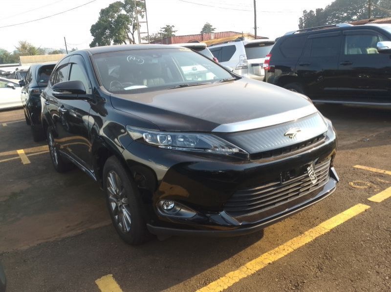 Used Toyota Harrier  for sale in Kampala, Uganda
