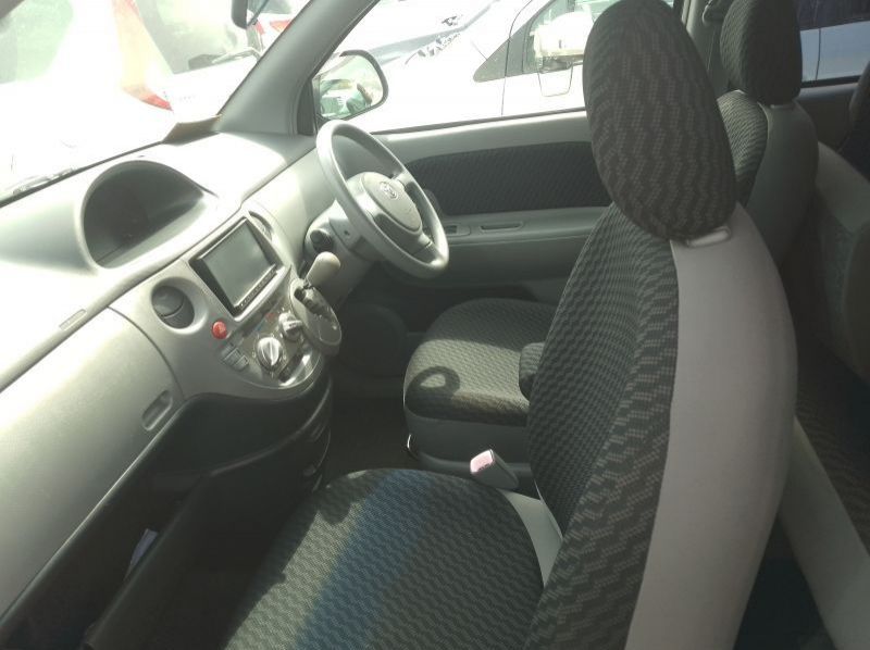 2012 Toyota Sienta pictures