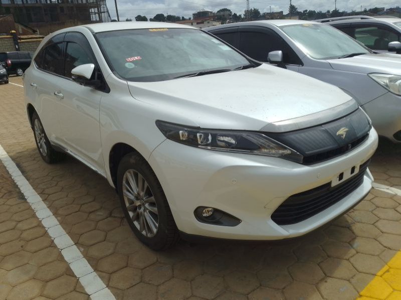 2016 Toyota Harrier pictures