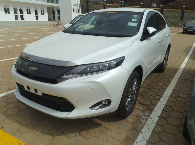 2016 Toyota Harrier pictures