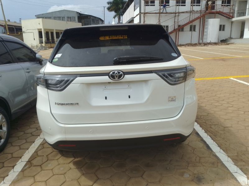 2016 Toyota Harrier pictures
