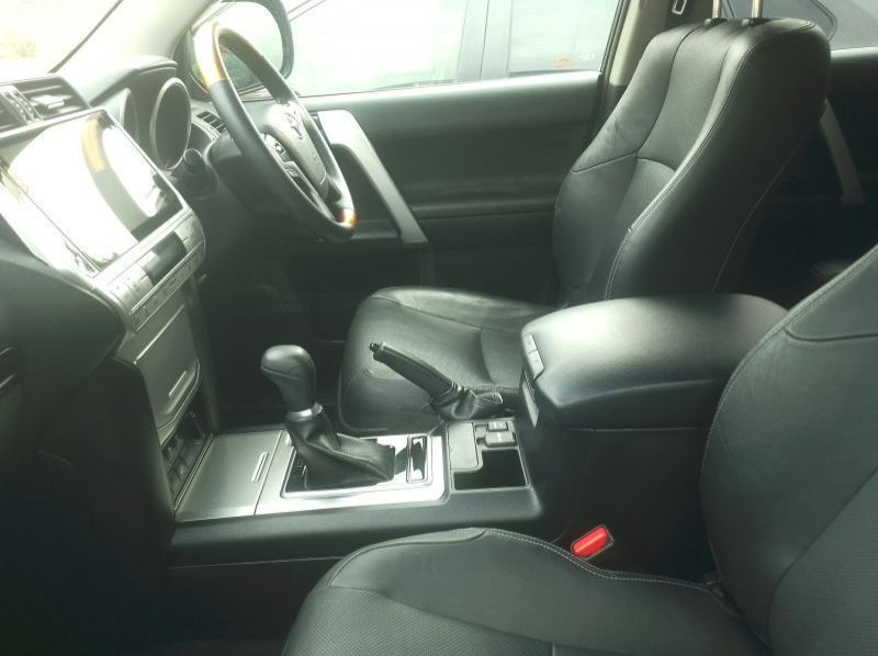 2016 Toyota Land Cruiser Prado pictures