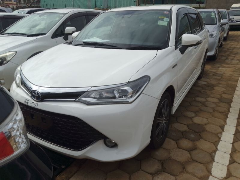 2016 Toyota Fielder pictures