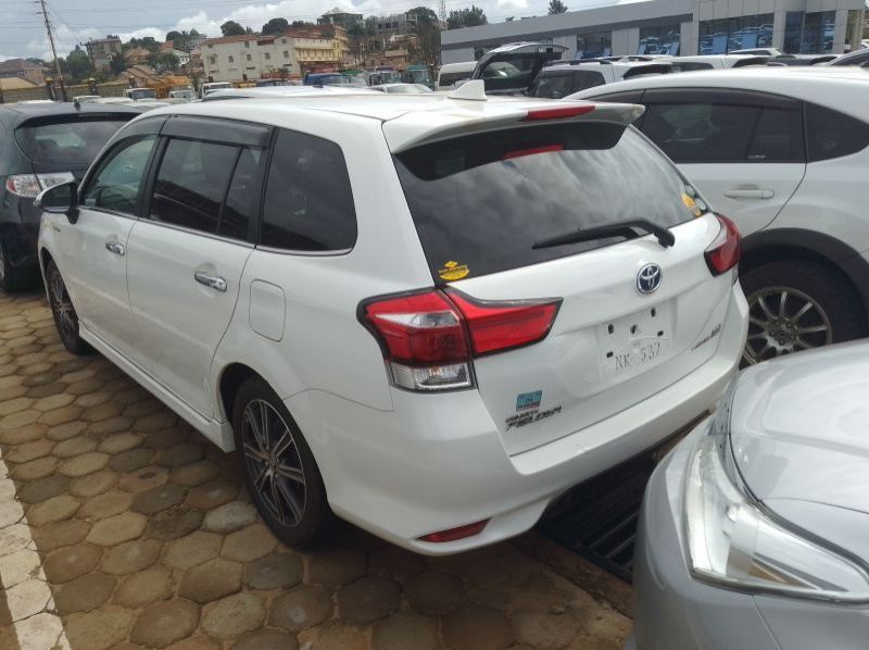 2016 Toyota Fielder pictures