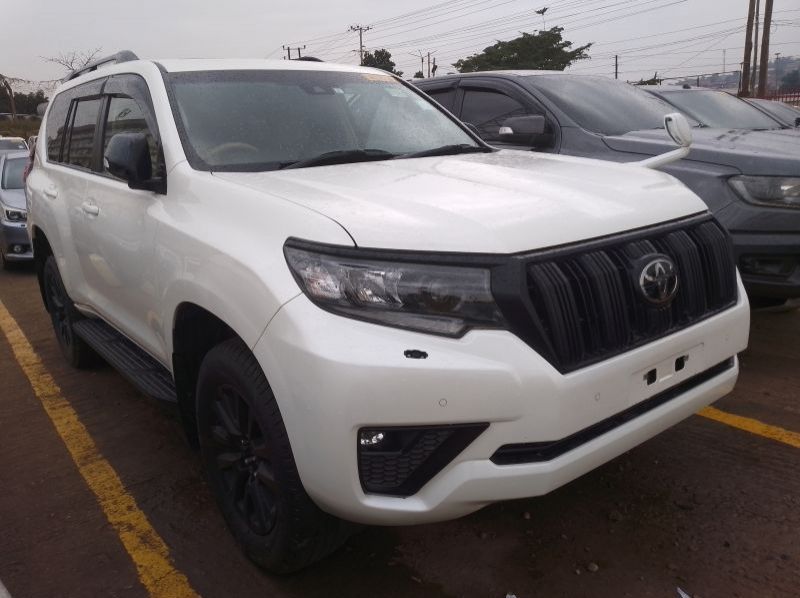 2023 Toyota LAND CRUISER PRADO pictures
