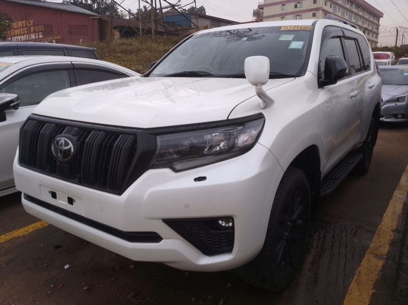 2023 Toyota LAND CRUISER PRADO pictures