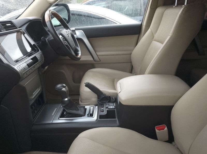 2023 Toyota LAND CRUISER PRADO pictures