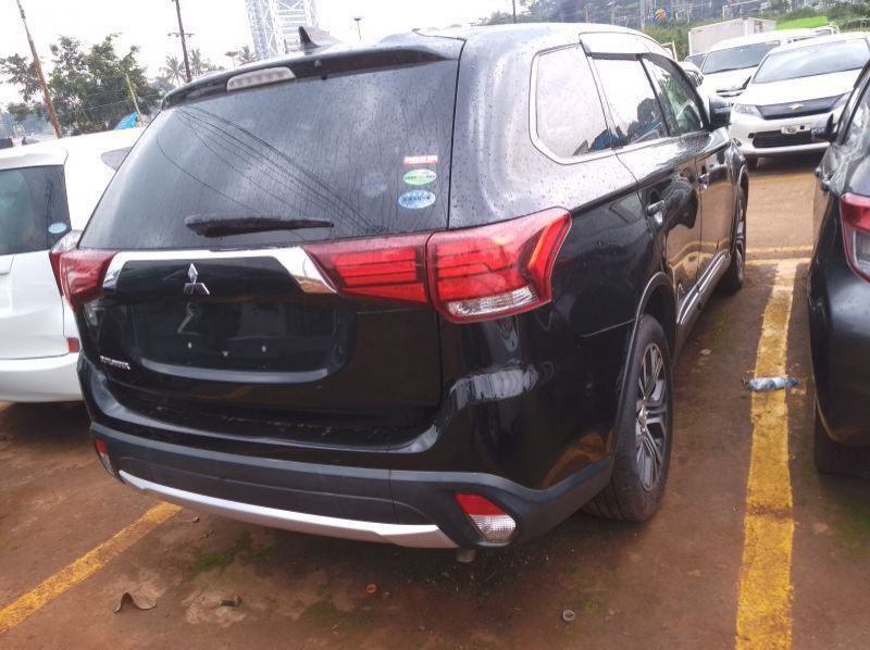 2018 Mitsubishi OUTLANDER pictures