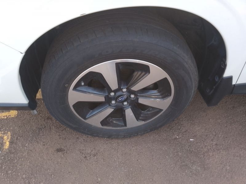 2016 Subaru Forester pictures