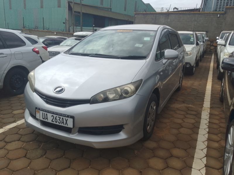2010 Toyota Wish pictures