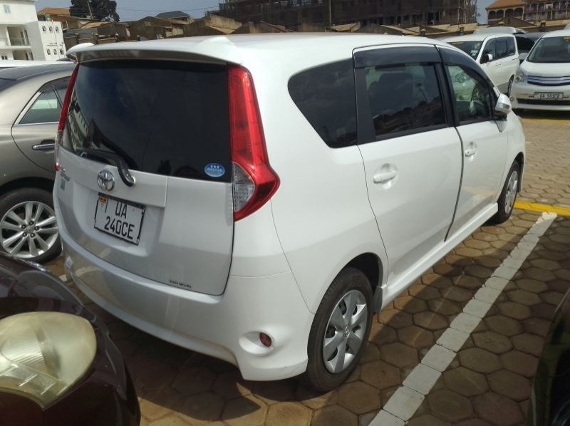 2013 Toyota Passo Sette pictures