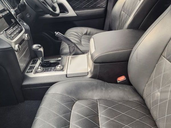 2016 Toyota Land cruiser pictures