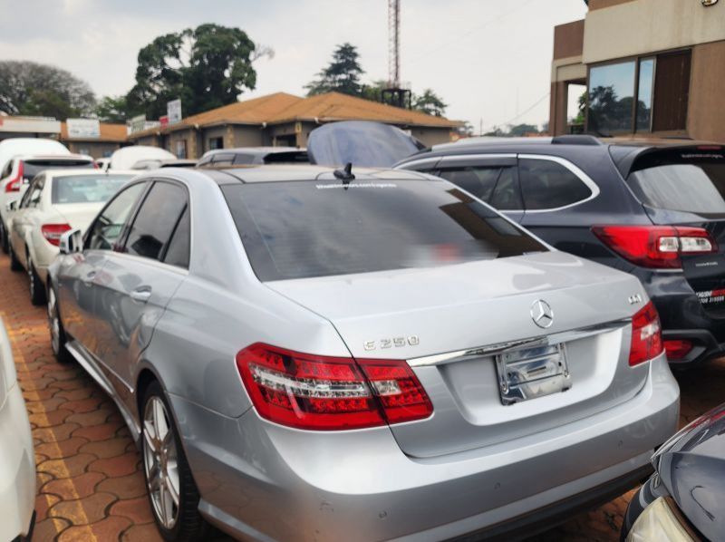 2011 Mercedes-Benz E250 pictures