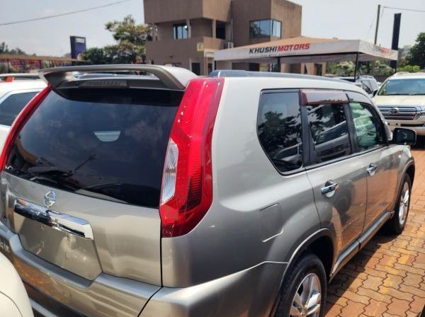 2011 Nissan X-trail pictures