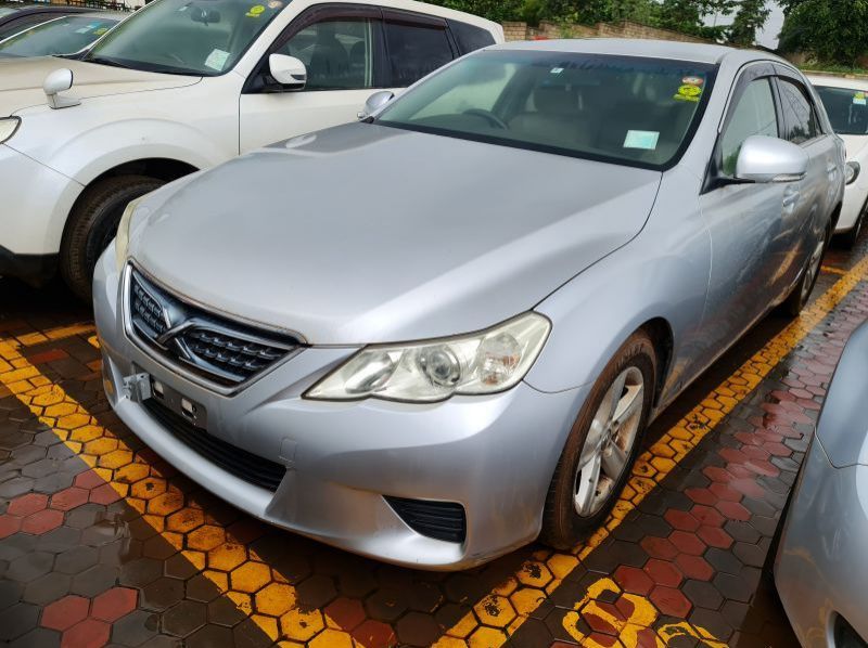 2011 Toyota Mark X pictures