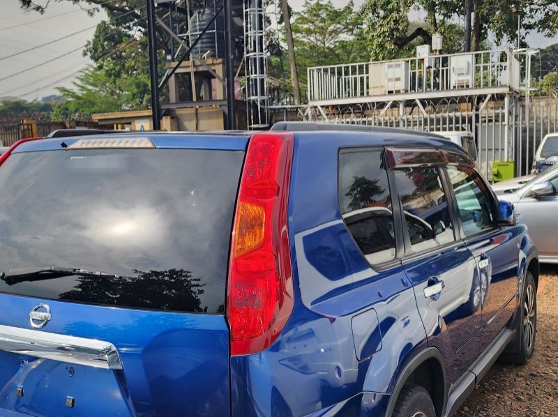 2010 Nissan X-trail pictures