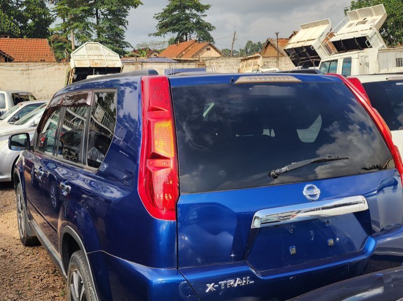 2010 Nissan X-trail pictures