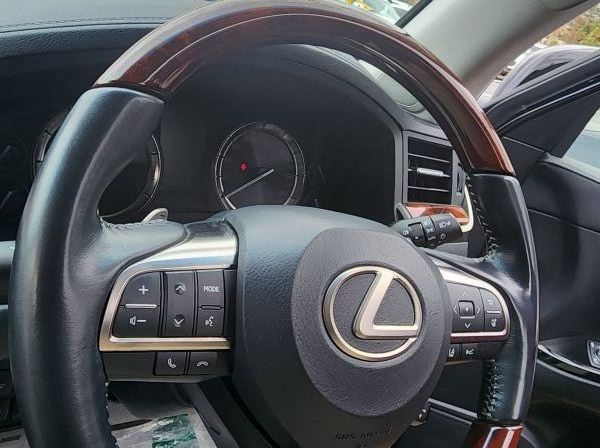 2016 Lexus LX pictures