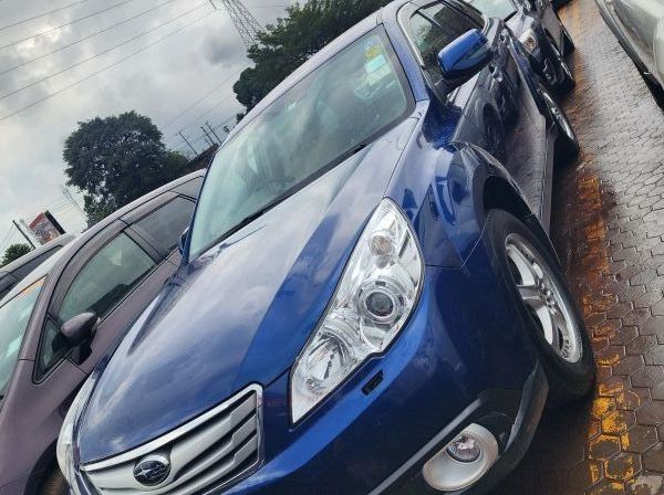 2011 Subaru OUTBACK pictures