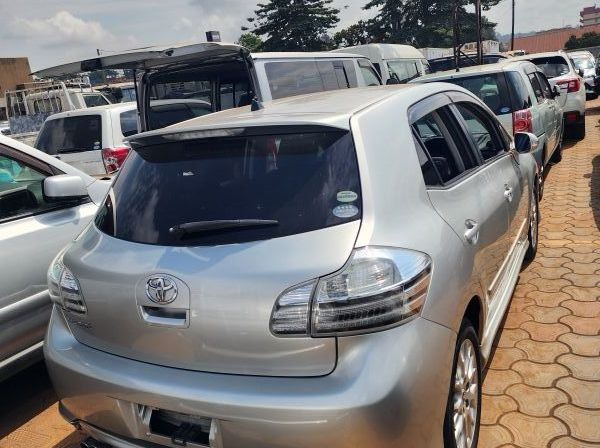 2010 Toyota Blade pictures