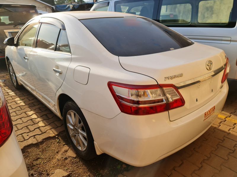 2015 Toyota Premio pictures