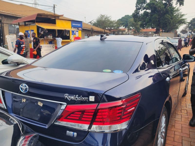 2016 Toyota Crown pictures