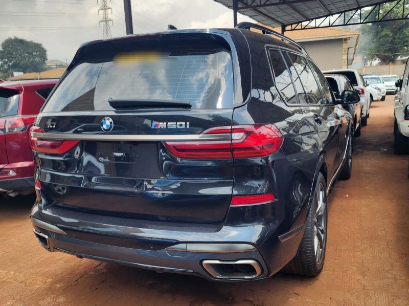 2023 BMW X7 pictures