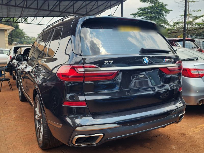 2023 BMW X7 pictures