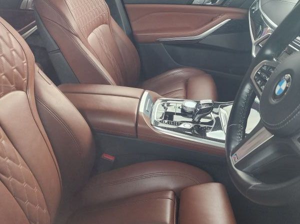 2023 BMW X7 pictures