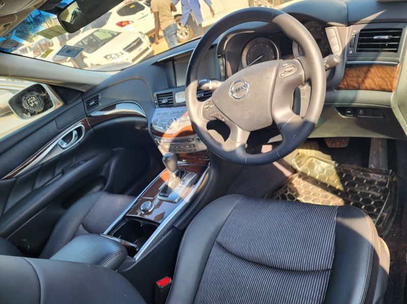 2014 Nissan Fuga pictures