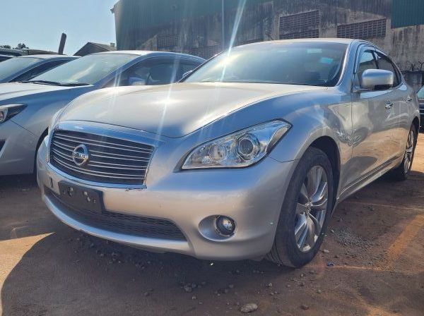 2014 Nissan Fuga pictures