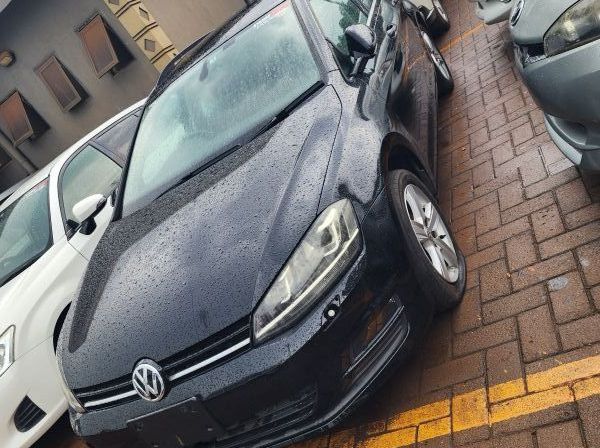 2015 Volkswagen Golf pictures