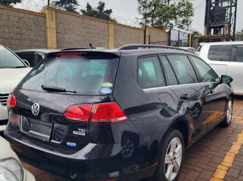 2015 Volkswagen Golf pictures