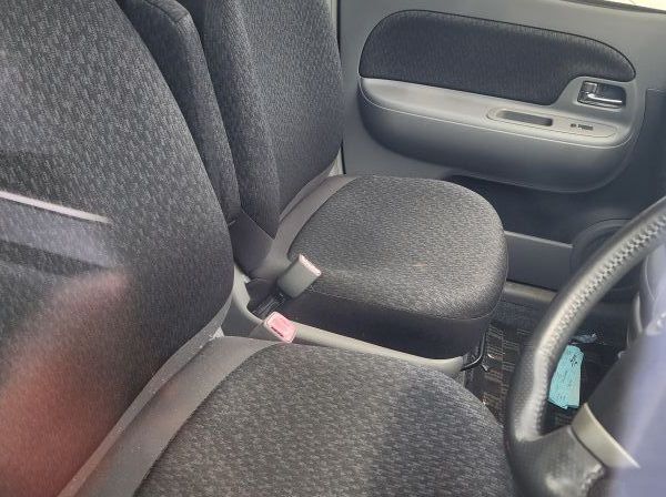 2012 Toyota sienta pictures