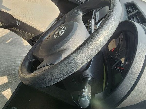 2012 Toyota Vitz pictures