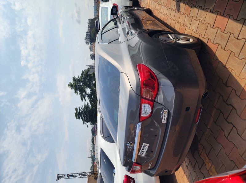 2012 Toyota Mark X pictures